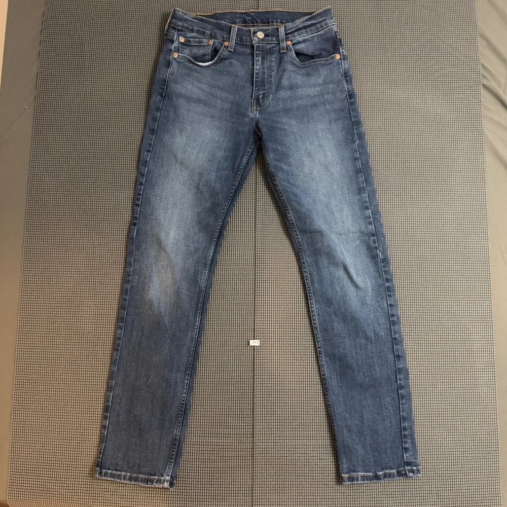 Levis 502 Regular Taper Jeans Mens 30x32 Blue Medium Wash WaterLess Denim